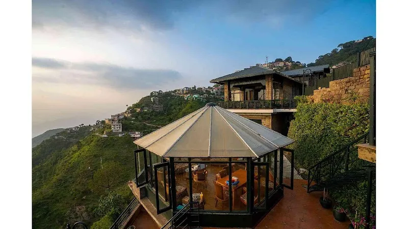 StayVista at Mysty View in Kasauli | 6 BHK Premium Holiday Home