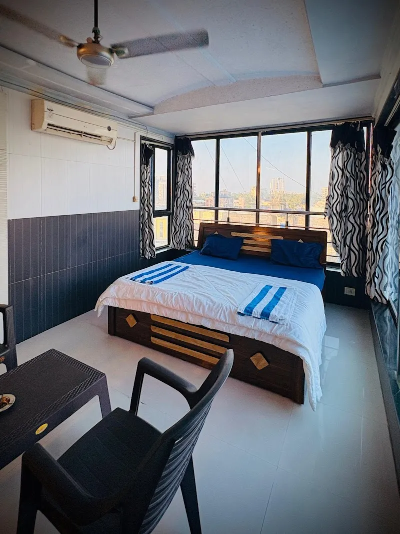 Rooftop waves penthouse