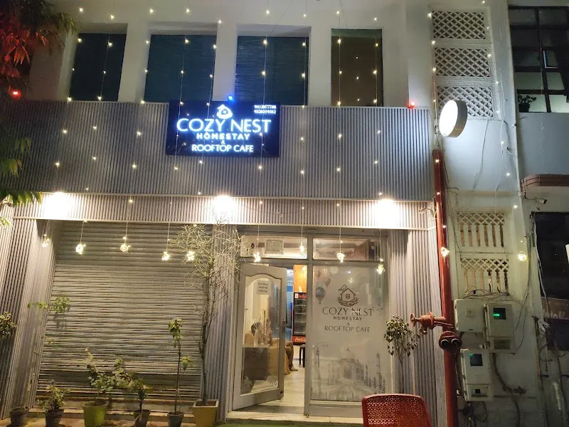 Cozynest homestay agra