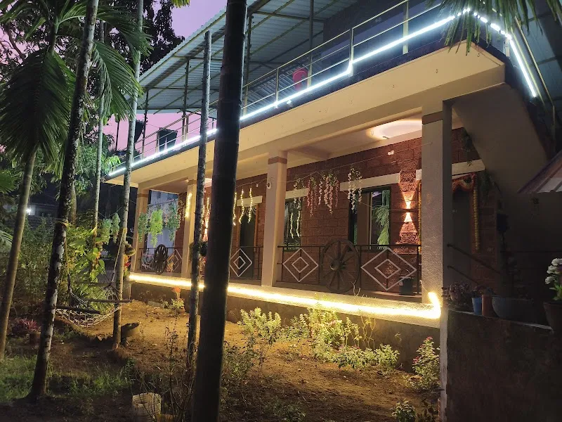 Vinayak Home Stay & Pure Veg khanawal