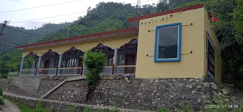 Pari Home Stay