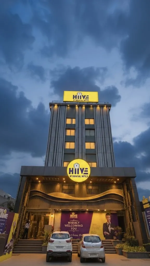 Hiive by convivial hotels@ raipur railway station