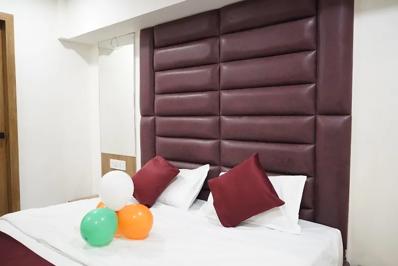 Hotel Adhyay Palace