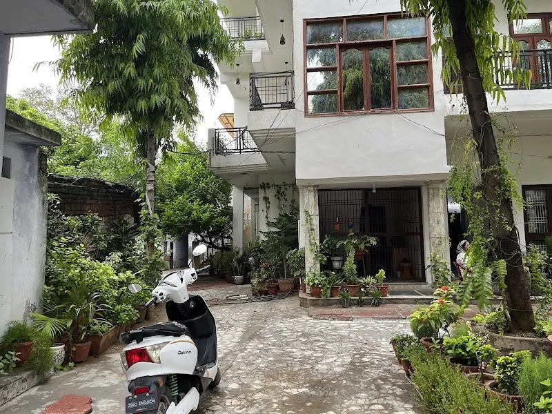 Alibaba’s Indiana Homestay