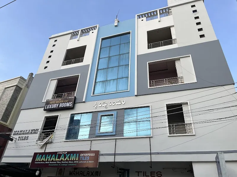 HOTEL GOLDEN LEAF