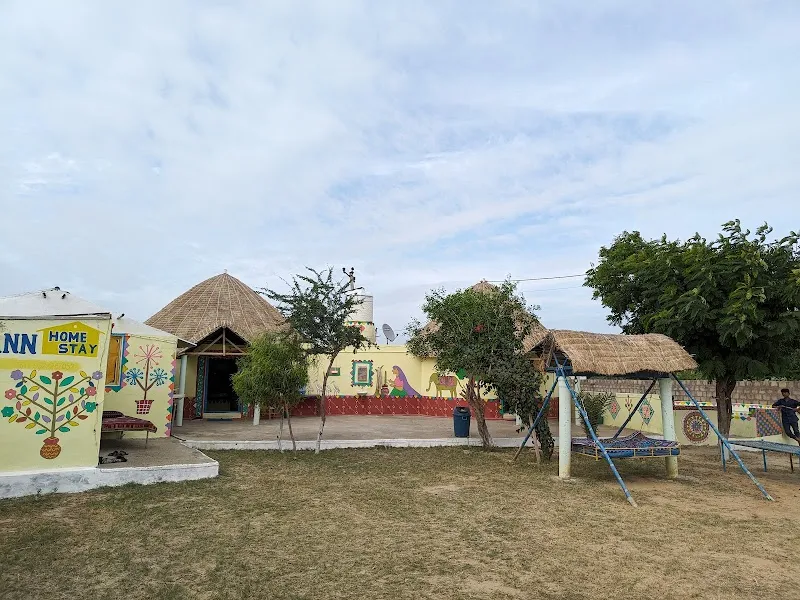 White Rann Homestay