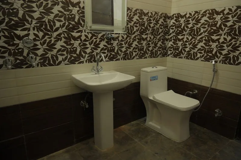Shiv Narayan Flats And Hostel