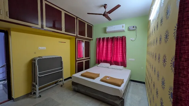 Thiruveesar Homestays nearby airport, bustand, railway station trichy