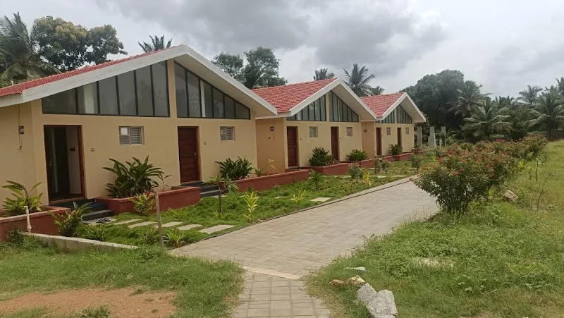 GOWLI'S INN HOMESTAY
