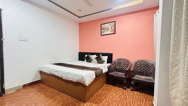 Hotel Paradise Inn