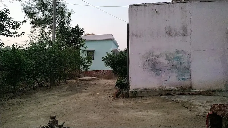 Mahto niwas Jalalpur