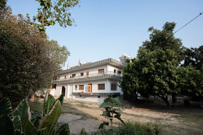 Shruti Home Stay