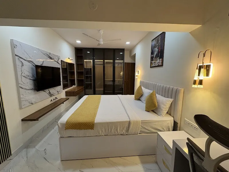 ss lumina guest house