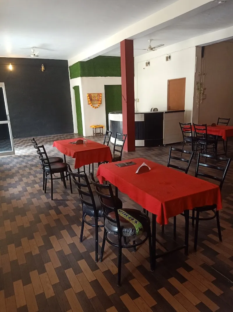 Red Star Restaurant and home stay