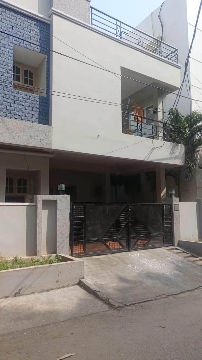 Sri gayatri home stay
