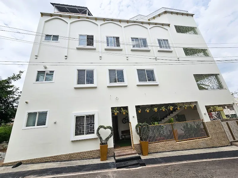 Manasa Gangothri Guest House