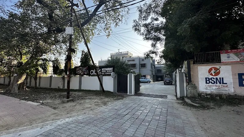 Teak Stays : Tulsa Bhawan