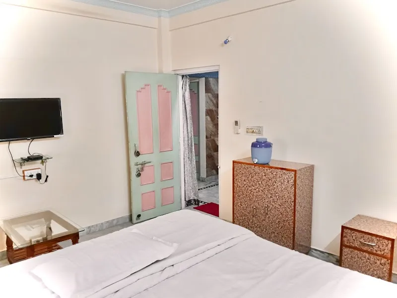 Maa Barabhuja Home Stay