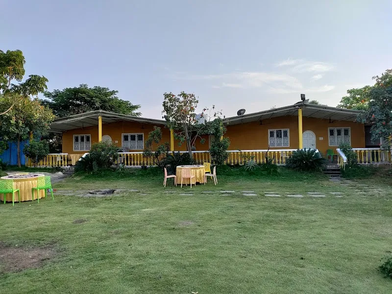 Village Farmville - Farmhouse for Pool Parties