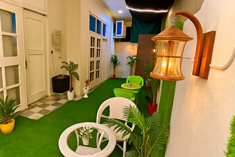 Grover Hotels and Homestay