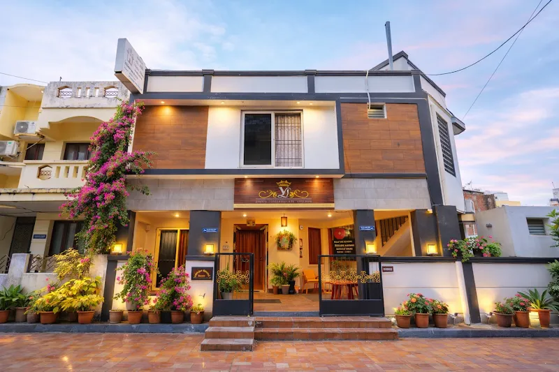 HOMESTAY HOTEL LA VILLA PONDI CHÉRIE GUESTHOUSE ROOMS