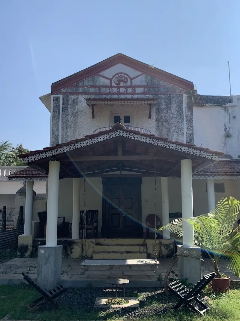 Kadwal County, Homestay