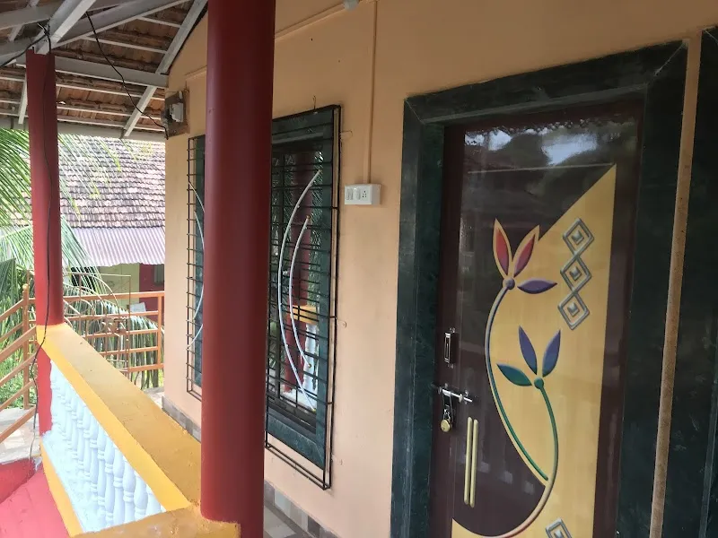 TRIMURTI HOME STAY