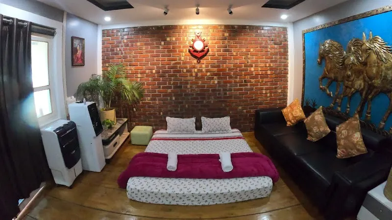 Sapam Backpacker's House