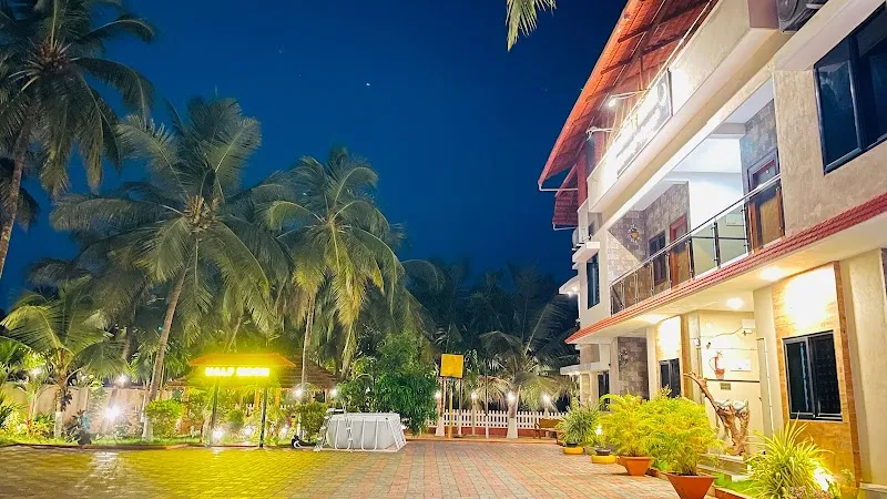 Half moon Home stay