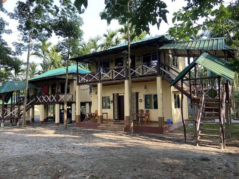 Jungle Book Homestay, Chilapata