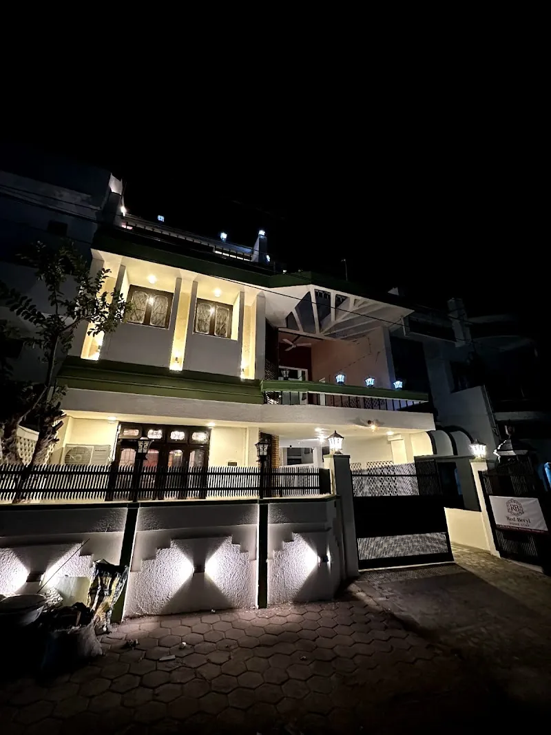 Red Beryl Home Stay