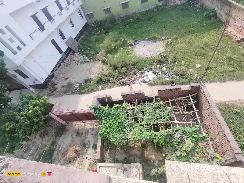 L B Nivash (Room for rent)