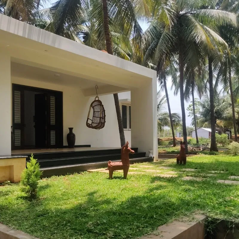 Thoppu veedu