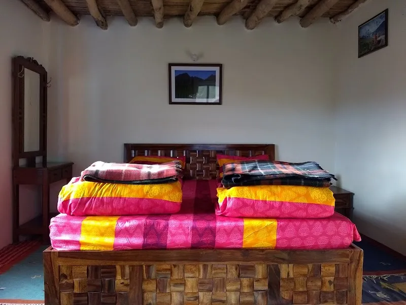 Lara's Homestay, Langza