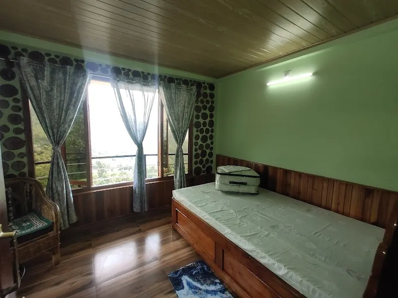 Zimba'z Homestay rangli rangli ot ,takdah