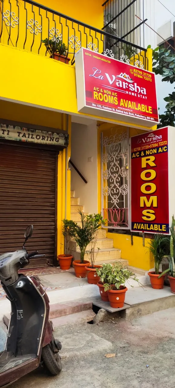 La Varsha Home Stay