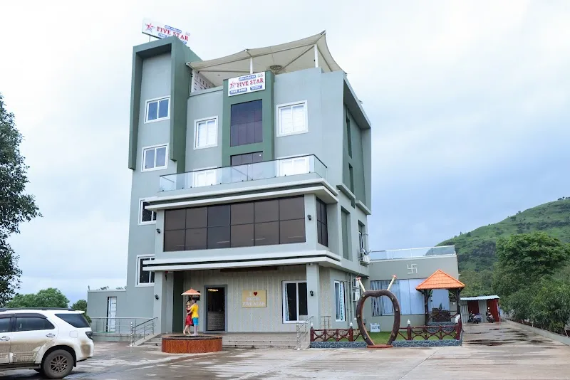 HOTEL FIVE STAR