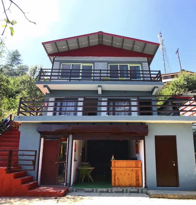 SKADI HOMESTAY & CAMPING AULI