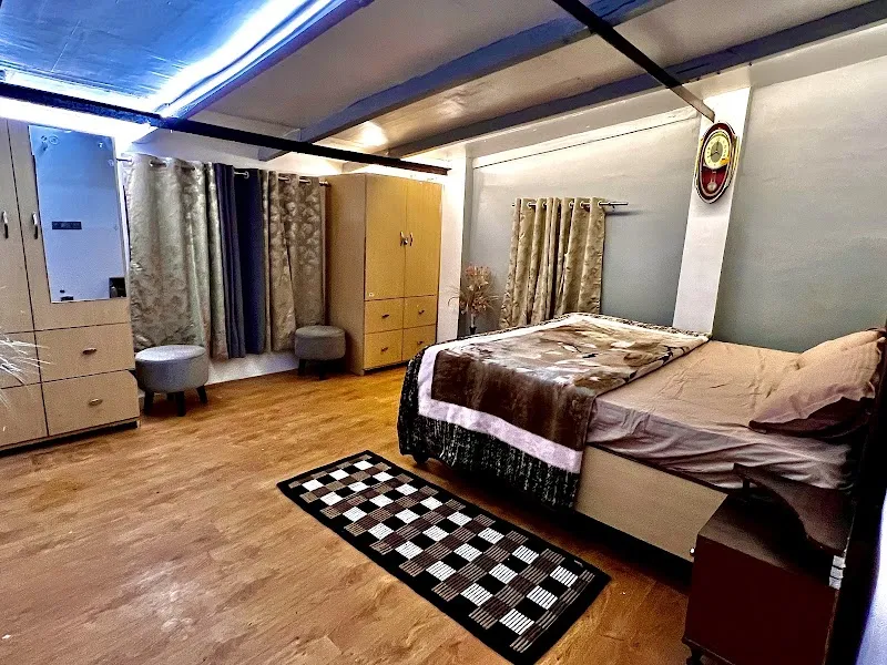 Naini Lakefront homestay