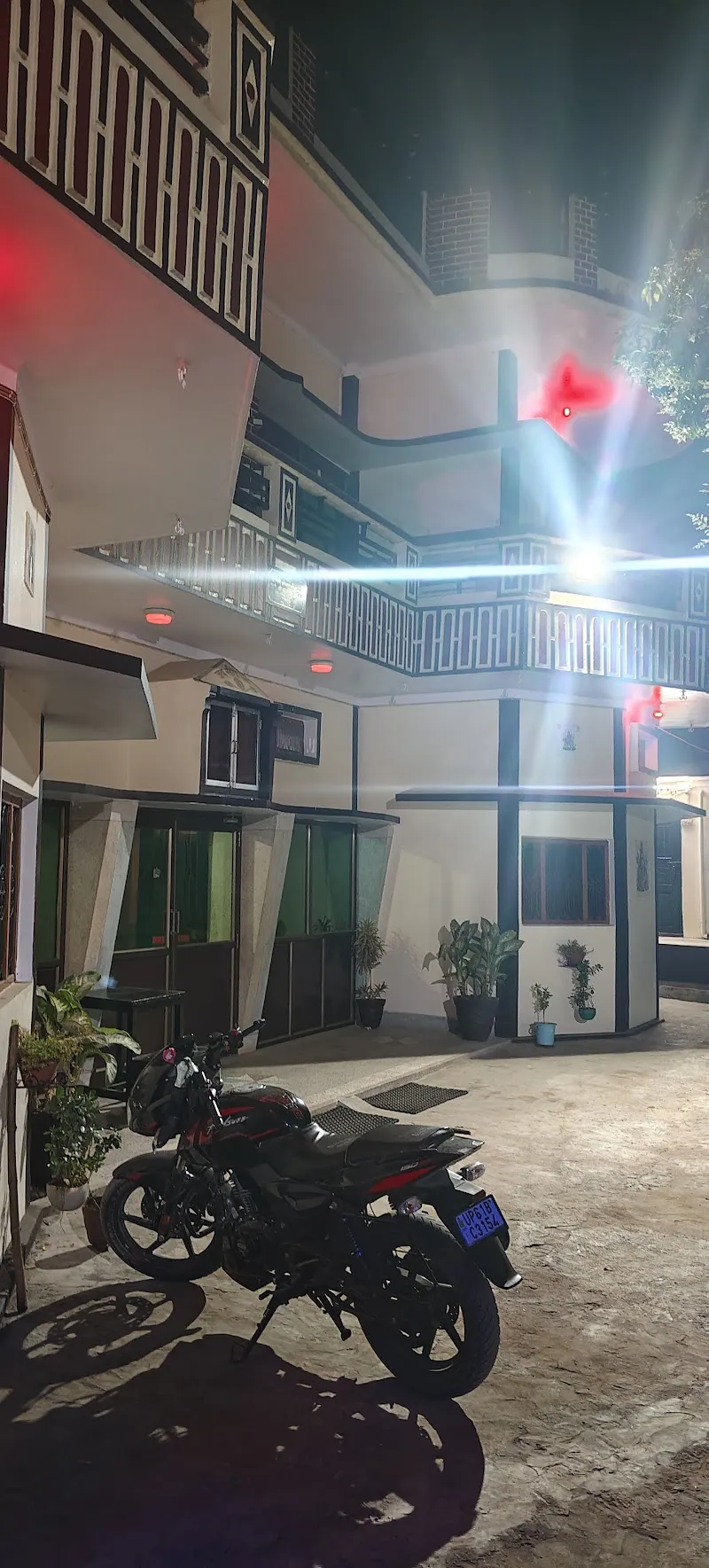 VISEN HOUSE(SHRI D N SINGH)